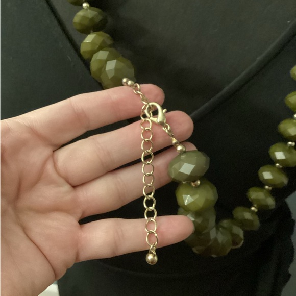 Green olive fashion necklace - Picture 4 of 5